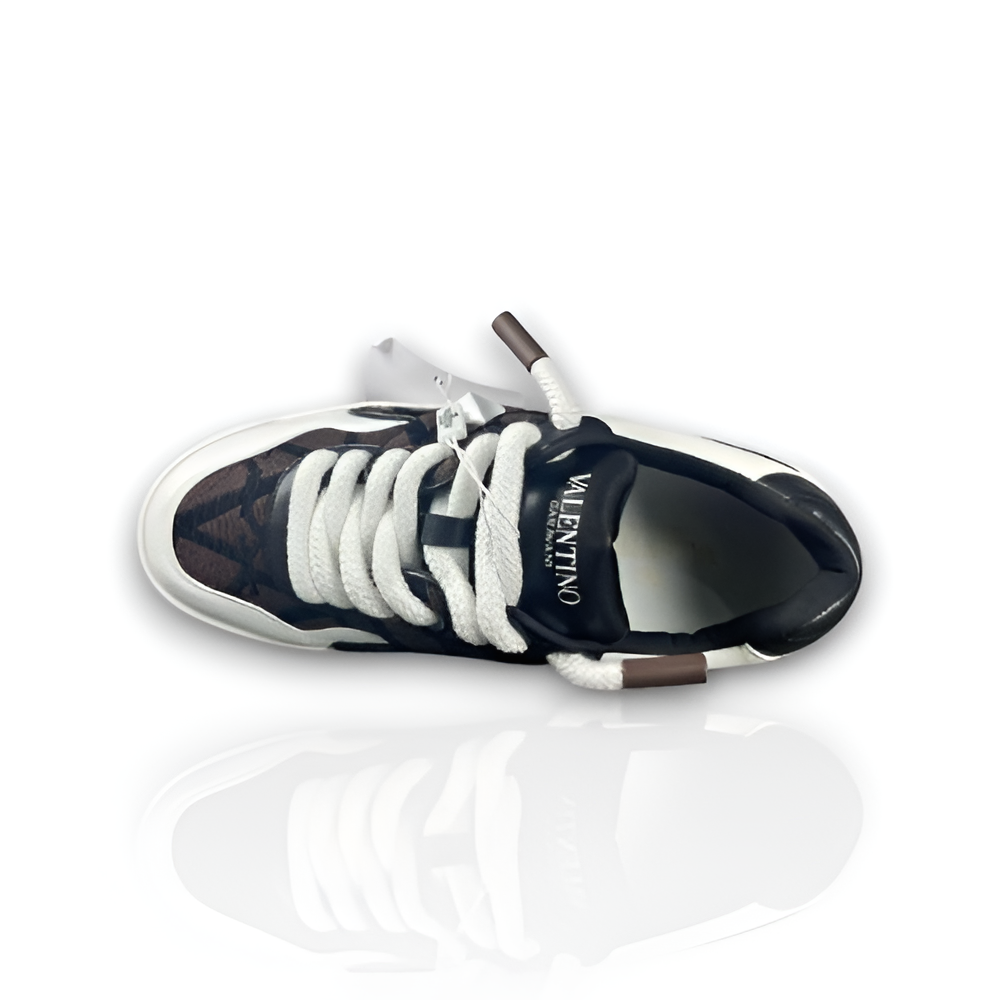 VALENTINO GARAVANI "One Stud"
